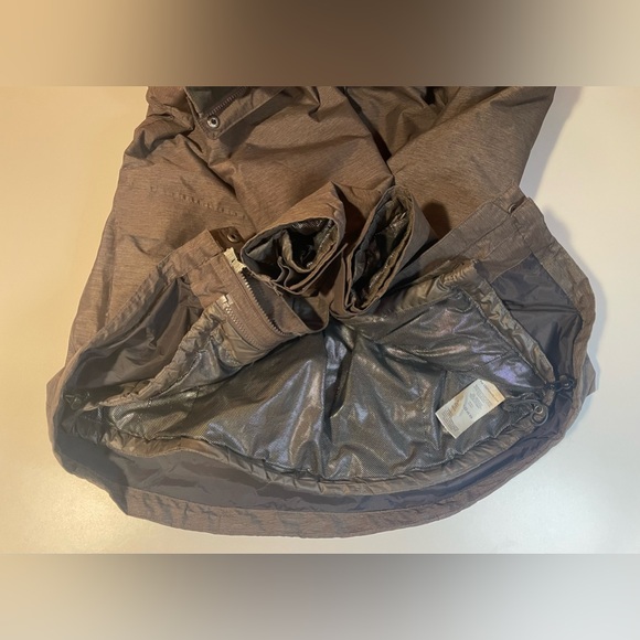 Gently used Columbia 3-in-1 interchange Omni-Tech jacket with plenty of pockets. - Picture 2 of 10